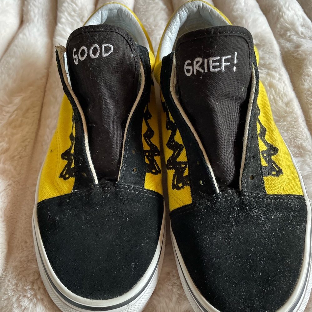 Vans - Charlie Brown Good Grief pattern EUC Men’s 6 Women's 7.5